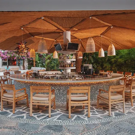 Flamingo & - Pet Friendly Отель 3*