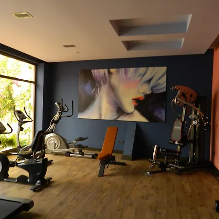 Flamingo & - Pet Friendly Отель 3*